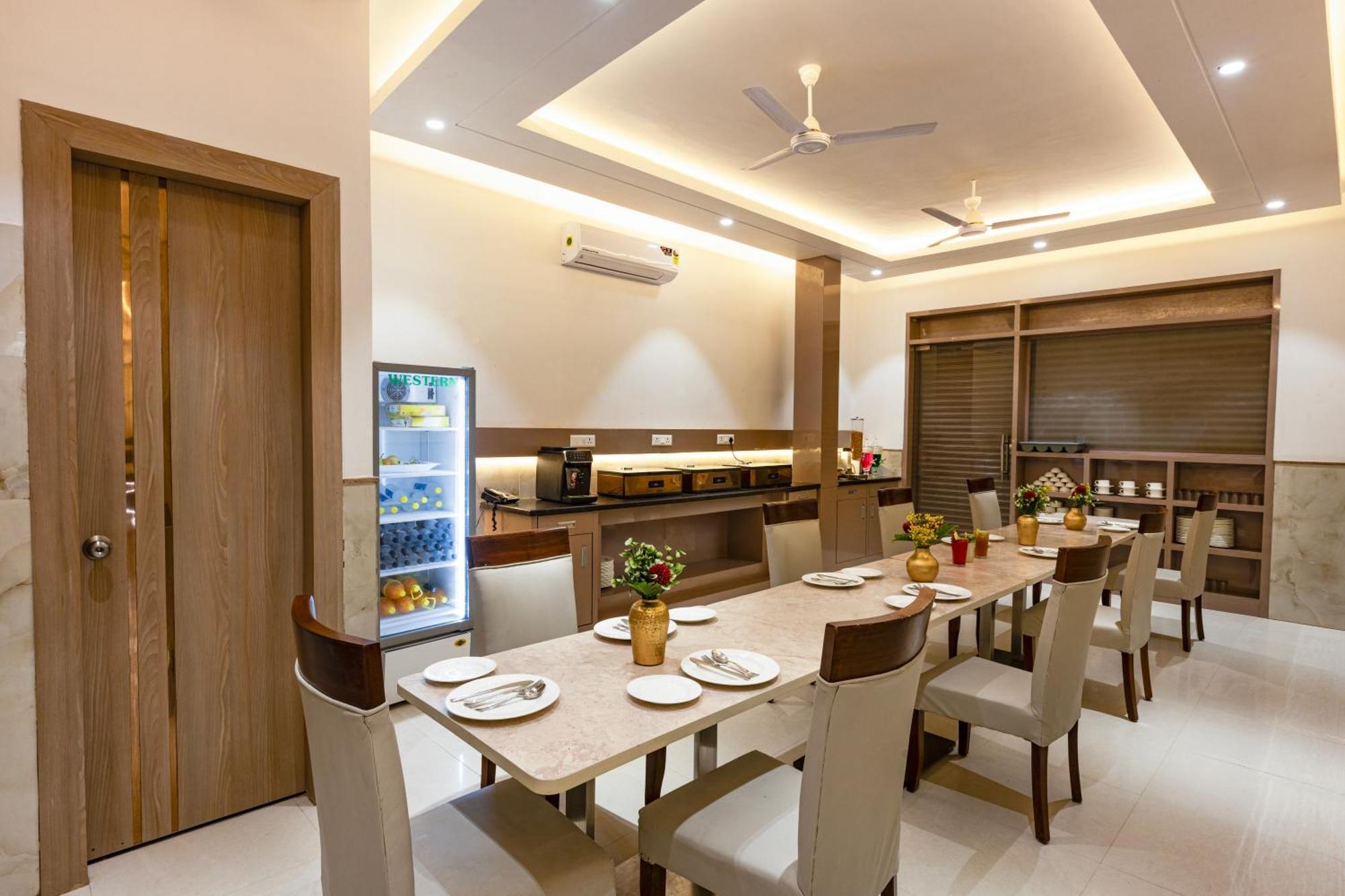 The Orion Hotel Era - Delhi Airport New Delhi Bagian luar foto